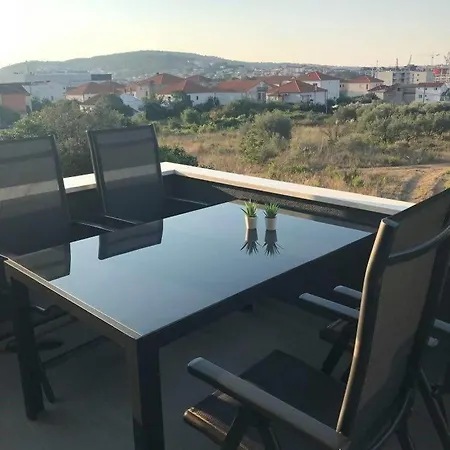 아파트 Fresh And Newly Built With Pool