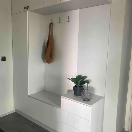 Fresh And Newly Built With Pool تروغير