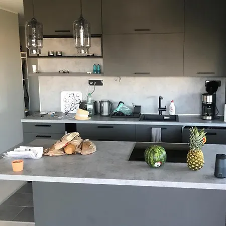 Fresh And Newly Built With Pool 아파트