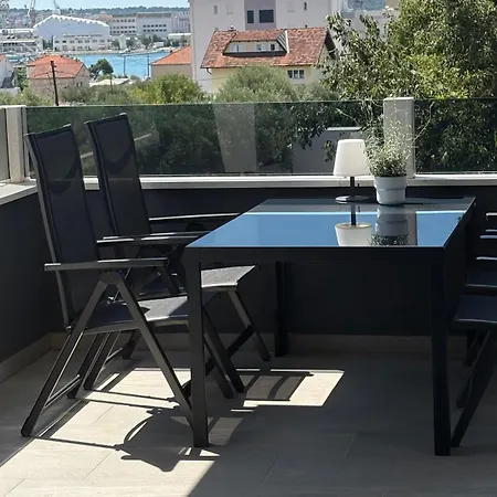 Fresh And Newly Built With Pool