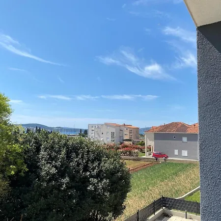 Fresh And Newly Built With Pool Трогир