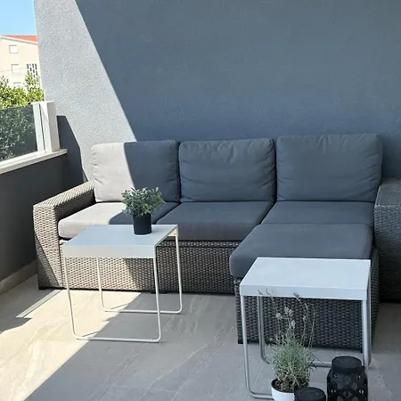 Апартаменты Fresh And Newly Built With Pool