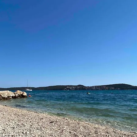 Fresh And Newly Built With Pool * Τρογκίρ