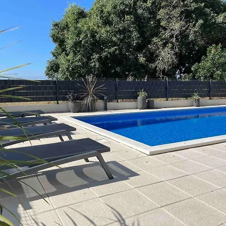 Appartement Fresh And Newly Built With Pool *
