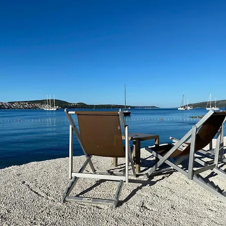 Fresh And Newly Built With Pool Διαμέρισμα Τρογκίρ