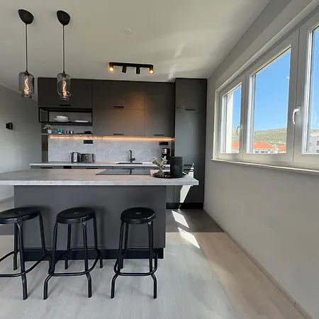 Fresh And Newly Built With Pool