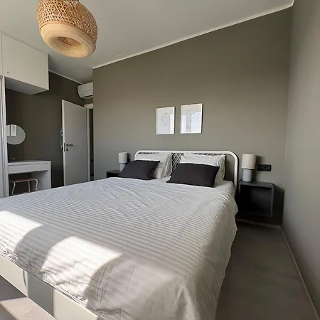 Fresh And Newly Built With Pool Apartment Trogir