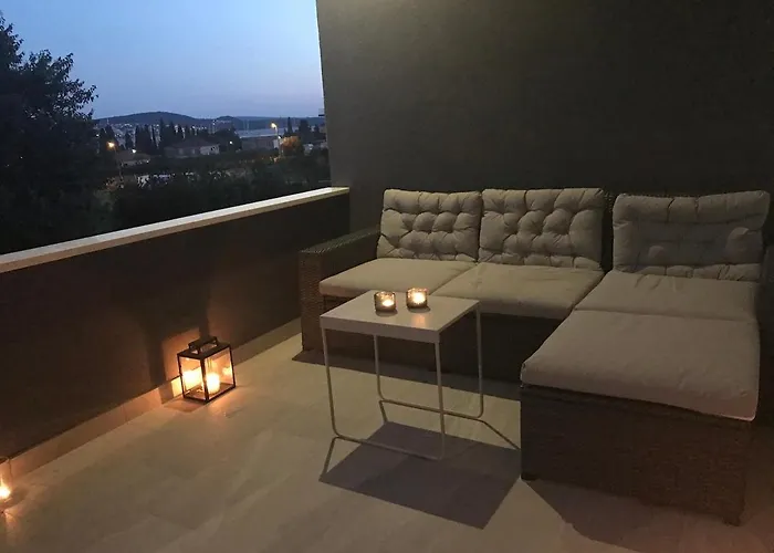 Fresh And Newly Built With Pool Appartement *