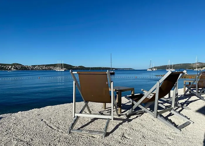 Fresh And Newly Built With Pool Appartement Trogir