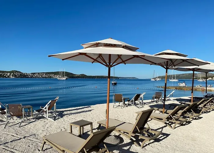 Daire Fresh And Newly Built With Pool